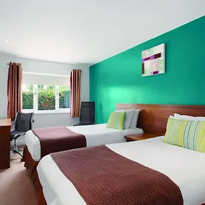 Gateway To Wales & Leisure Club Hotel